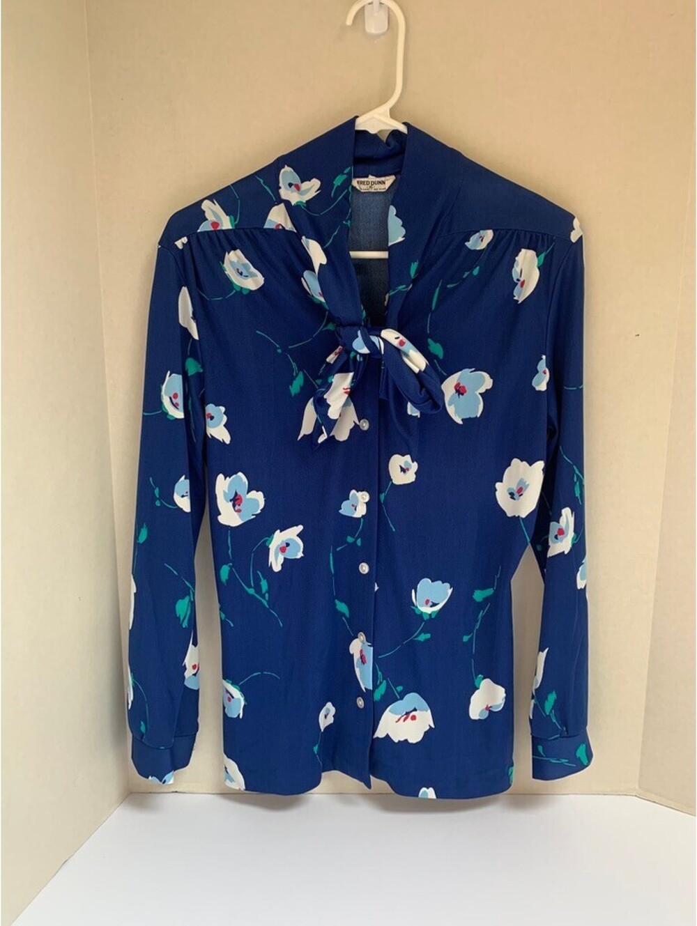 Alfred Dunner Blue Button Up Blouse Shirt with White Carnations Floral Size 16